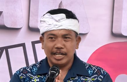 Ketua Umum PBMB I Made Sujana Sampaikan Terima Kasih kepada Sponsor atas Suksesnya Bakti Sosial IBTK Besakih